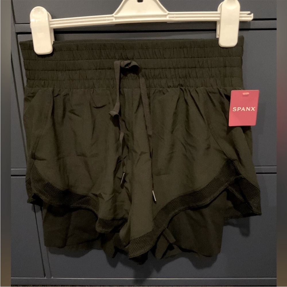 NWT SPANX Flowy Short With Bike Short (2)with Tie Waistband in Black Size Medium